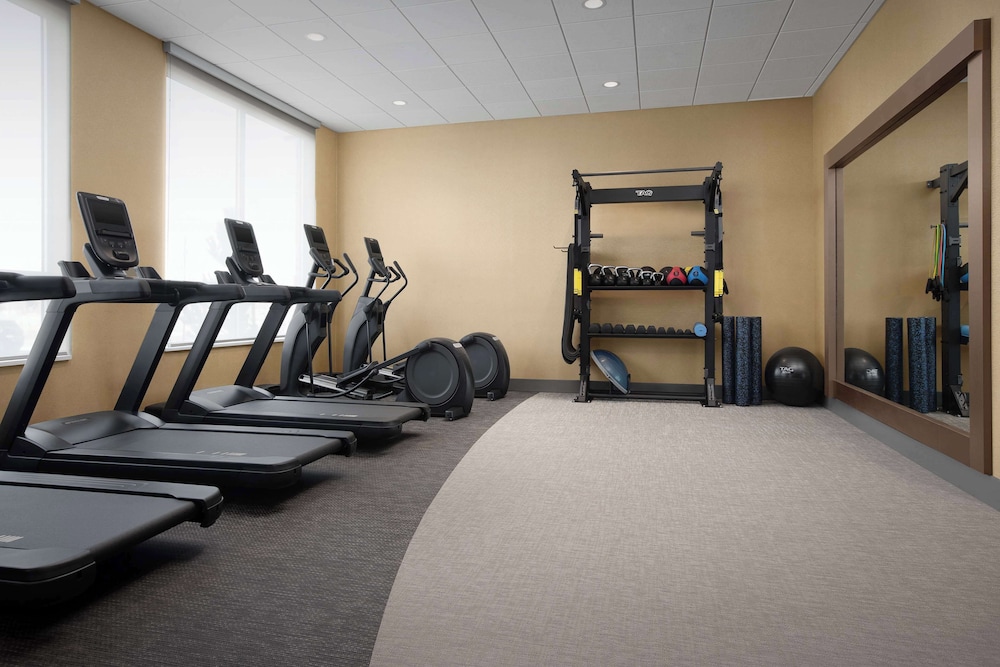 Hilton Garden Inn Denver Airport Tower Road - photo 21
