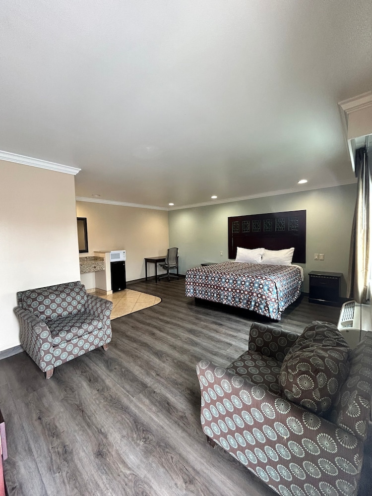 Hyland Motel - photo 2