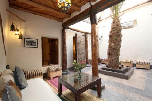 Riad Petit Palais 100m2 in der Medina mit Terrasse — 4-Star Luxury Hotel in Marrakesh, Morocco
