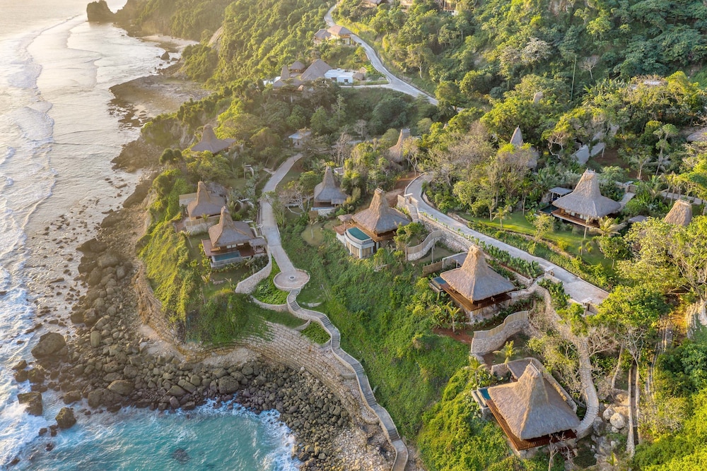 Lelewatu Resort Sumba — 5-Star Luxury Hotel in Labuan Bajo, Indonesia