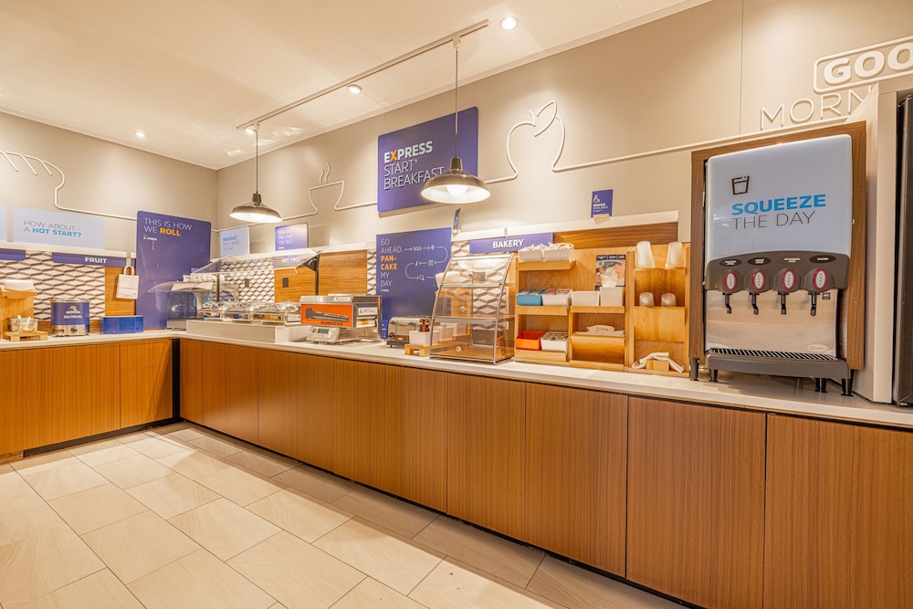 Holiday Inn Express & Suites College Station by IHG - photo 53