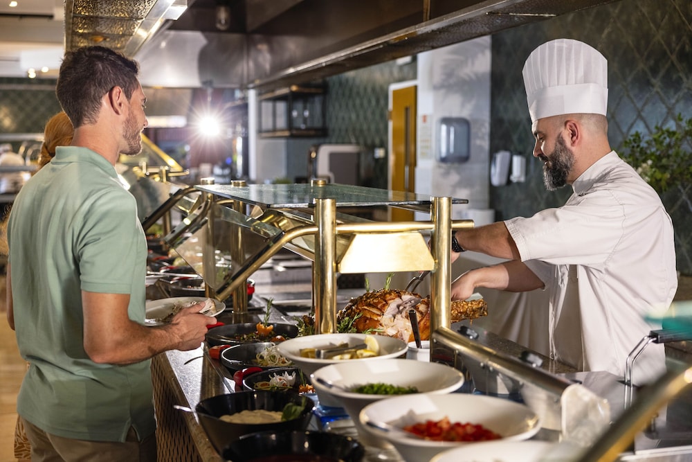 מזון ומשקאות