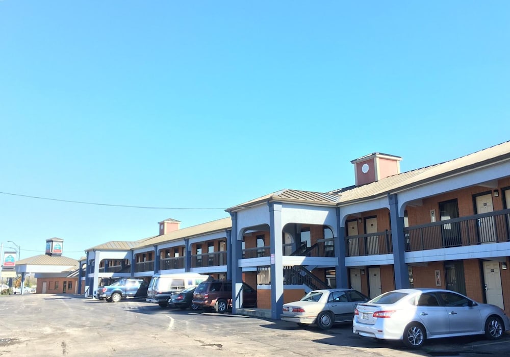 Legacy Inn Sumner - photo 37