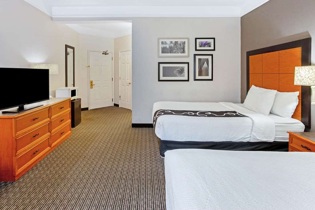 La Quinta Inn & Suites by Wyndham Birmingham Hoover - photo 27