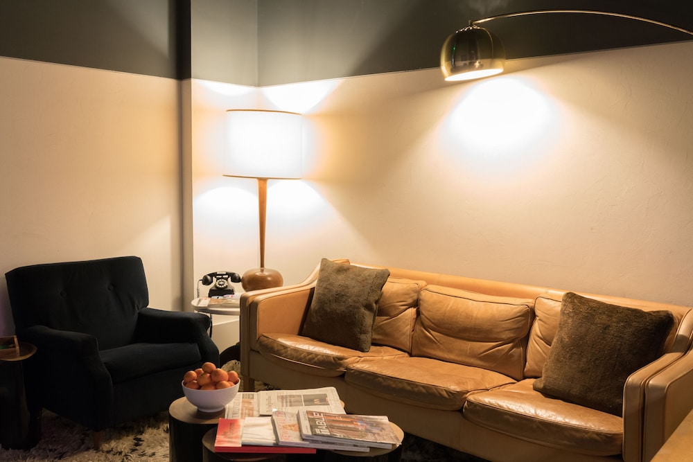 The 404 Hotel - photo 3
