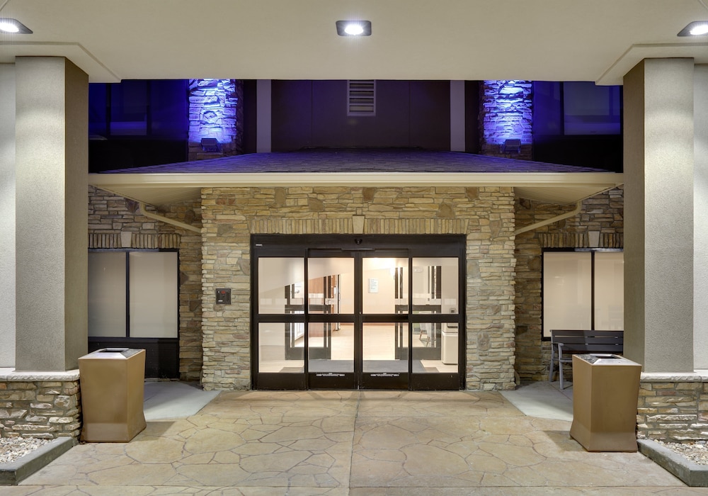 Holiday Inn Express Mitchell by IHG - photo 41