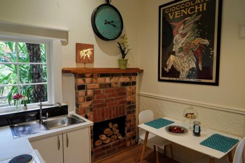 Little Violet — Belgrave — photo 2