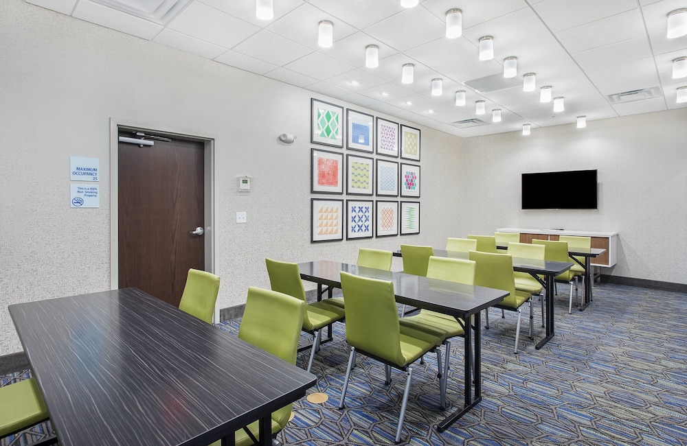 Holiday Inn Express Williamsburg by IHG - photo 53