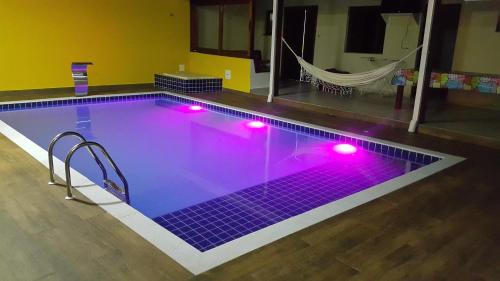 Edícula com Piscina in Ubatuba, Brasil