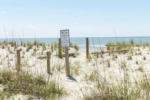 Salty But Sweet by Oak Island Accommodations - photo 11