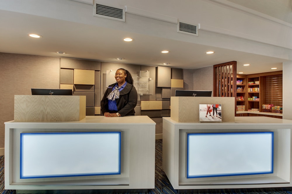 Holiday Inn Express Atlanta Emory University Area by IHG - photo 81
