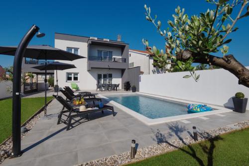 Apartments Iva & Nika — 4-Star Luxury Hotel in Fazana, Croatia