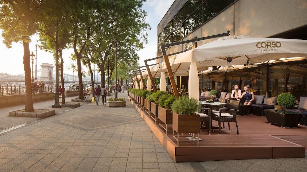 מזון ומשקאות