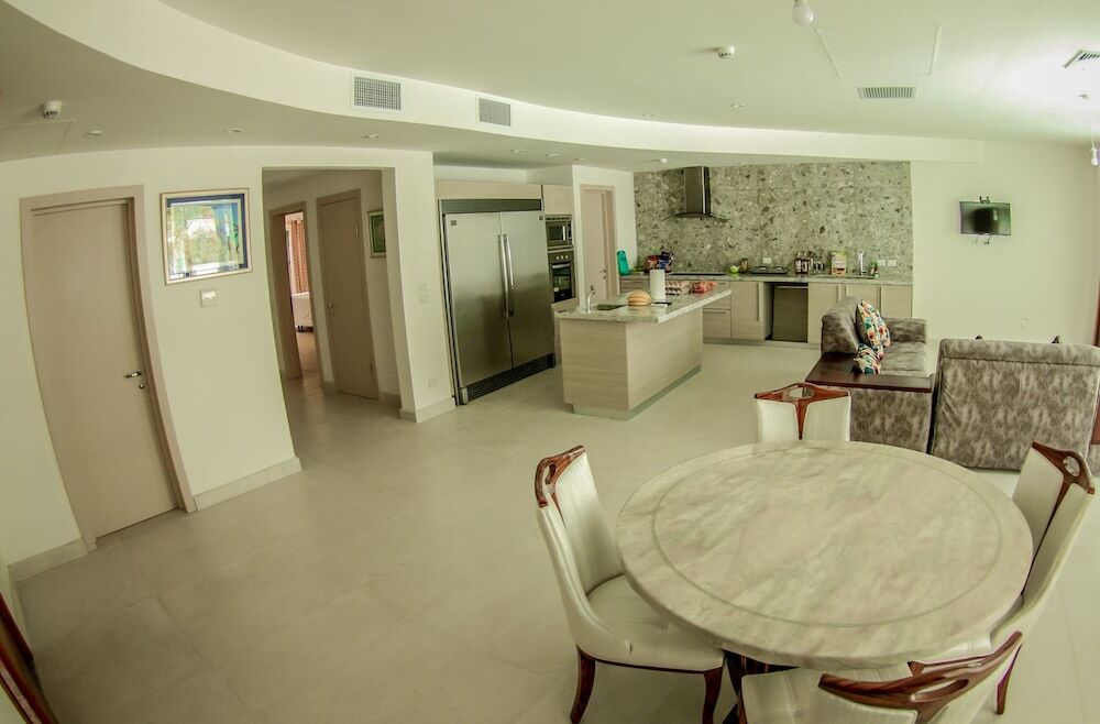 Hotel Beachfront Vista Hermosa in Jaco, Costa Rica