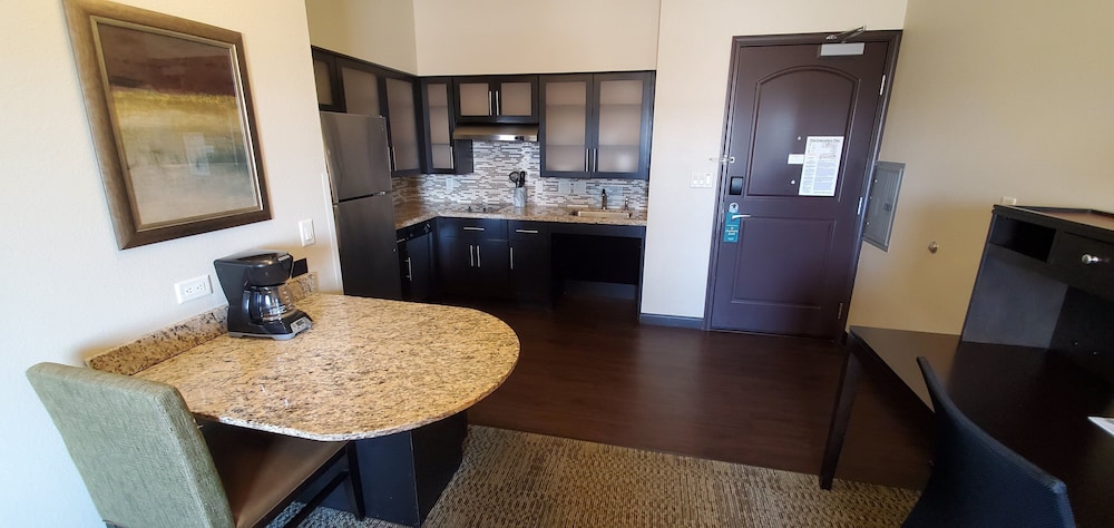Staybridge Suites Eau Claire Altoona by IHG - photo 15