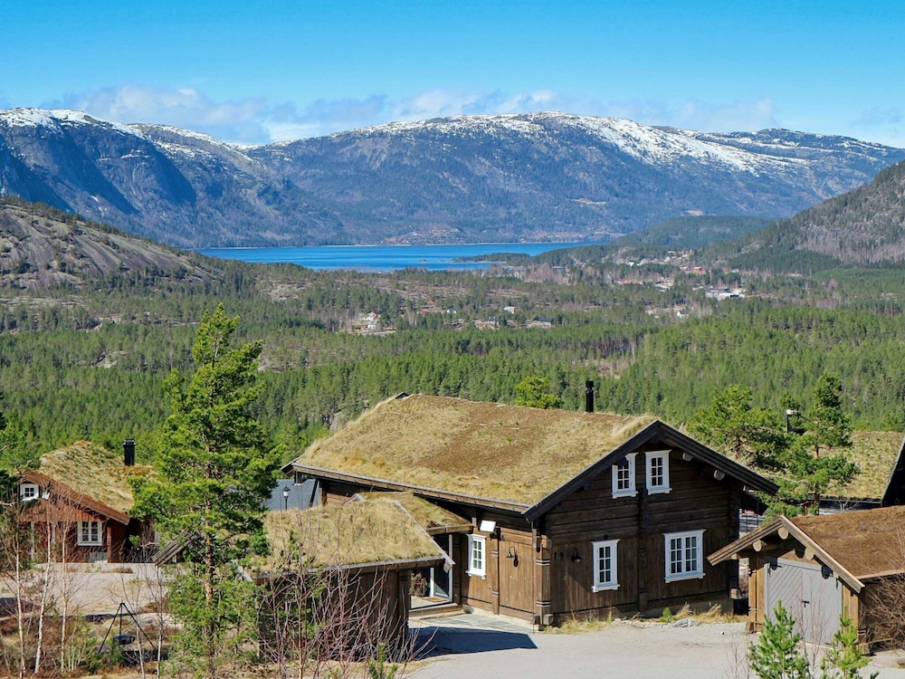15 person holiday home in Treungen — 4-Star Luxury Hotel in Treungen, Norway