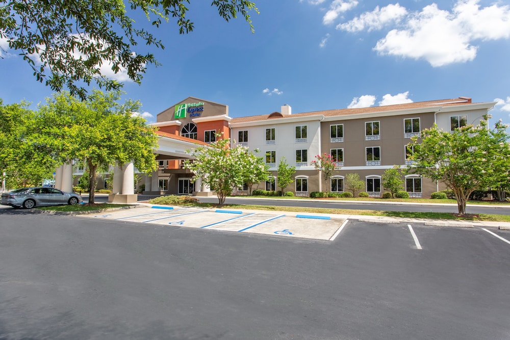 Holiday Inn Express Hotel & Suites Silver Springs Ocala by IHG - photo 35