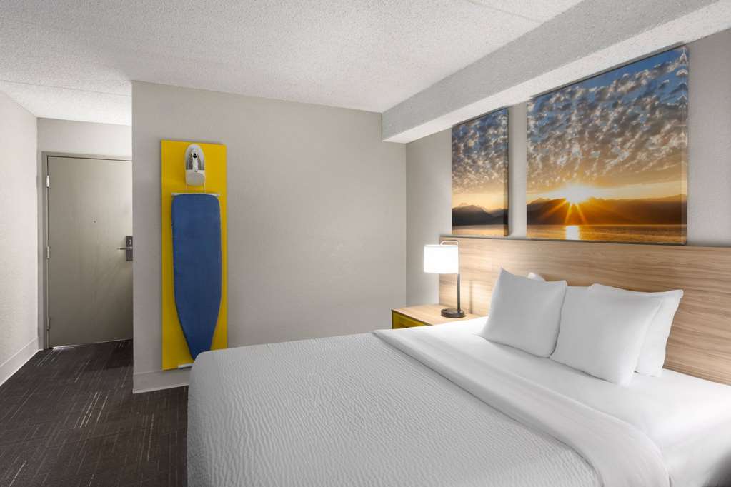 Days Inn & Suites by Wyndham Bozeman - photo 9