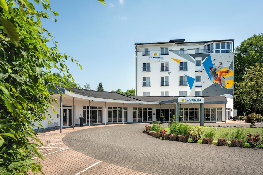 Sport & Seminarhotel Glockenspitze — hotel in Altenkirchen
