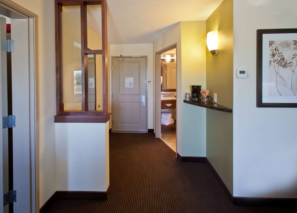 AmericInn by Wyndham Fairfield - photo 18