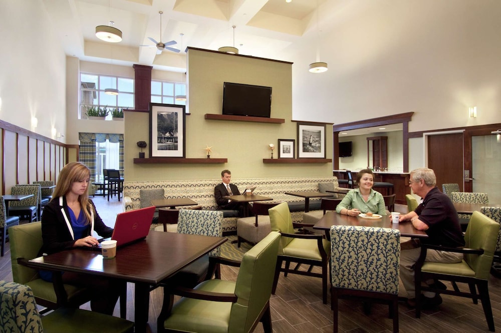 Hampton Inn & Suites Providence Warwick Airport - photo 37