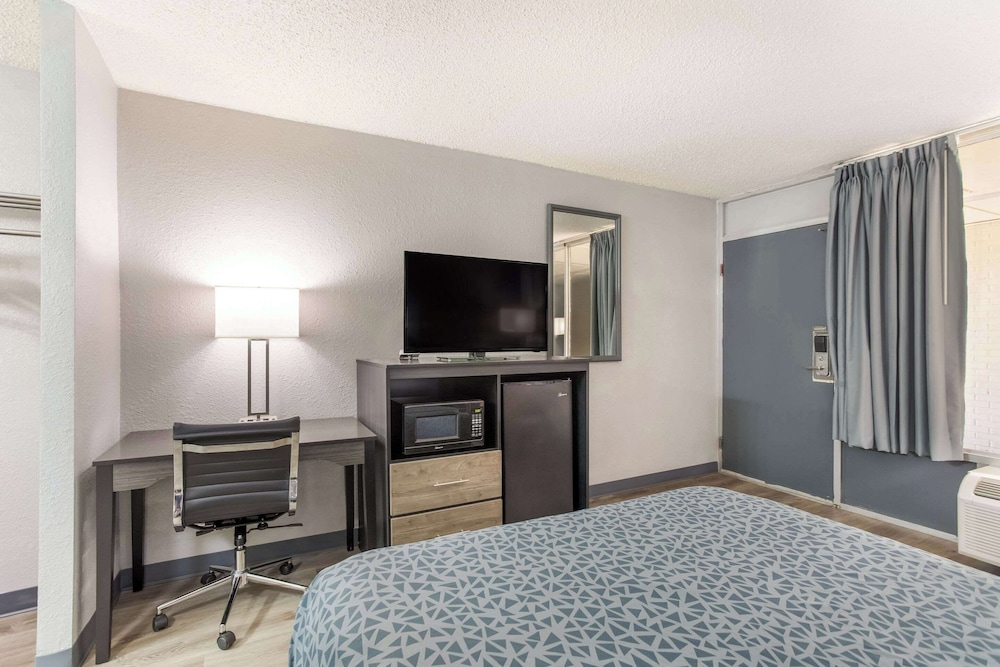 Econo Lodge Cave City - photo 7