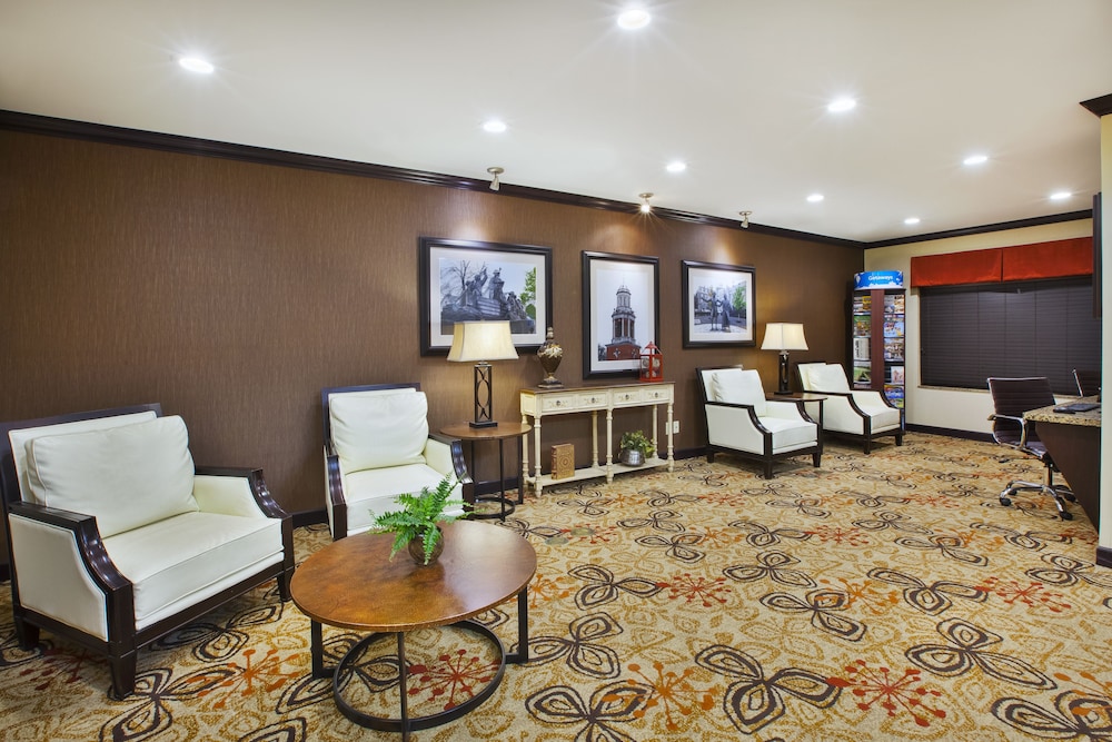 Holiday Inn Express & Suites Washington Meadow Lands by IHG - photo 42