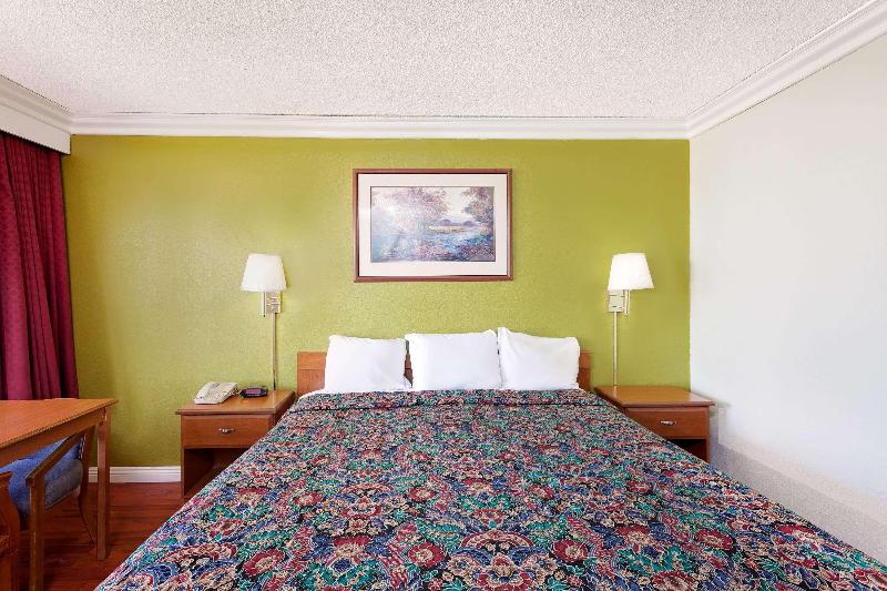 Knights Inn Palmdale Lancaster Area - photo 30