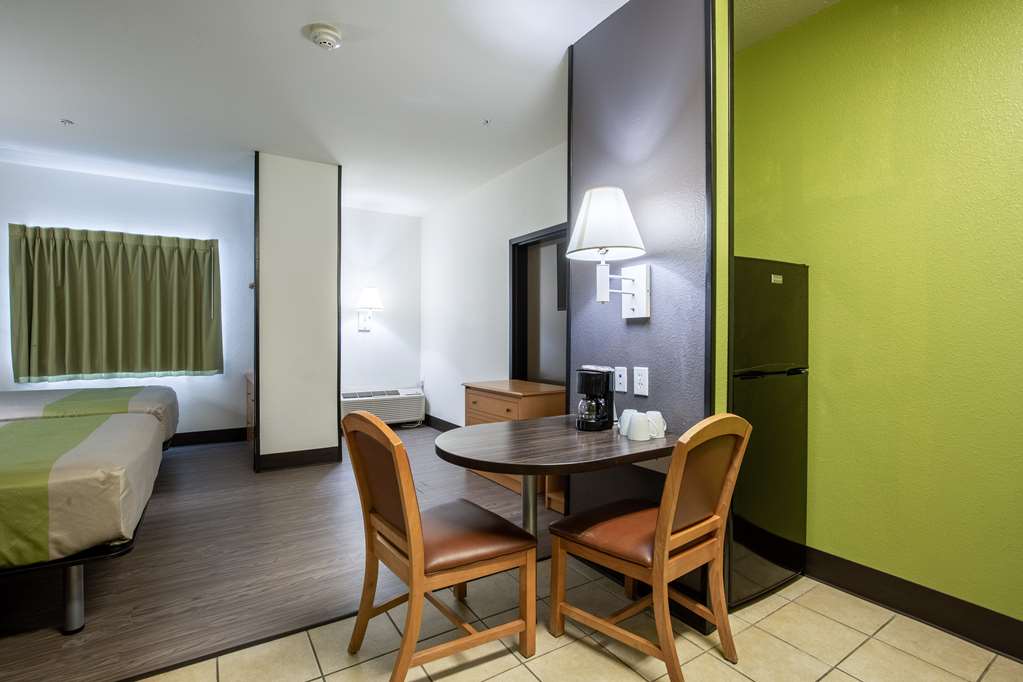 Studio 6 Bay City TX - photo 20