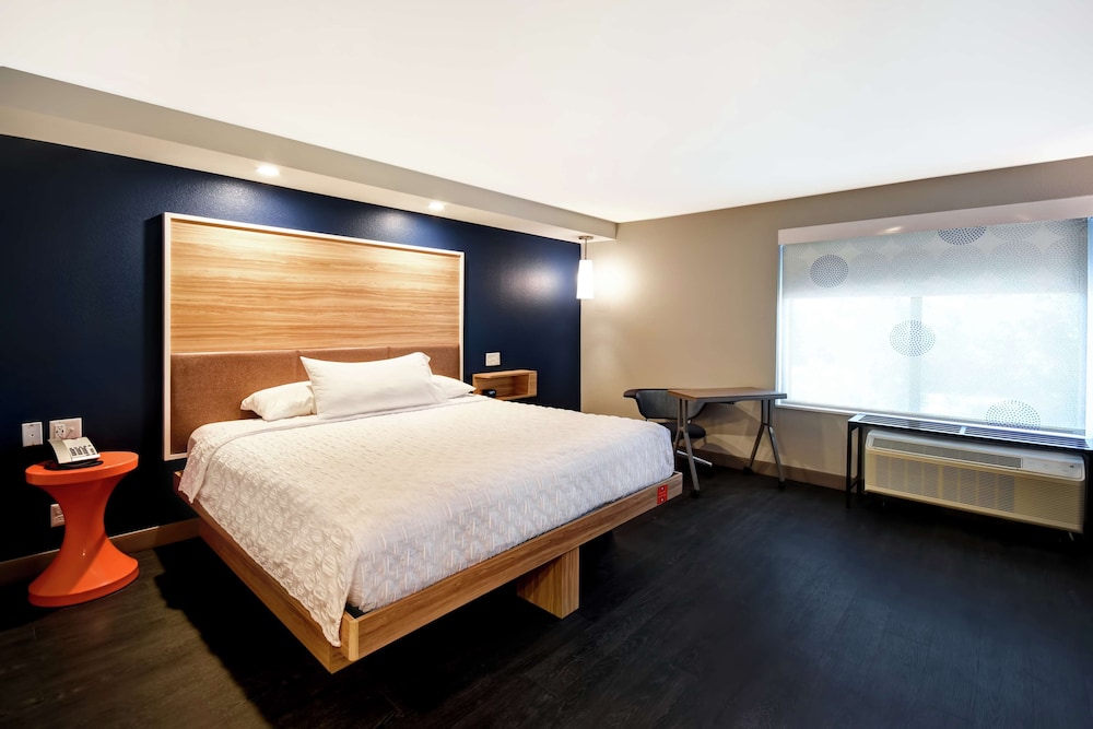 Tru by Hilton Sterling Heights Detroit - photo 9