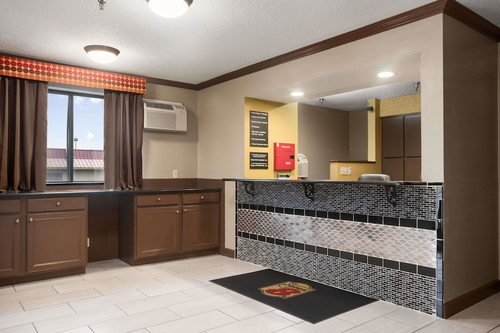 Super 8 by Wyndham Brookville - photo 18