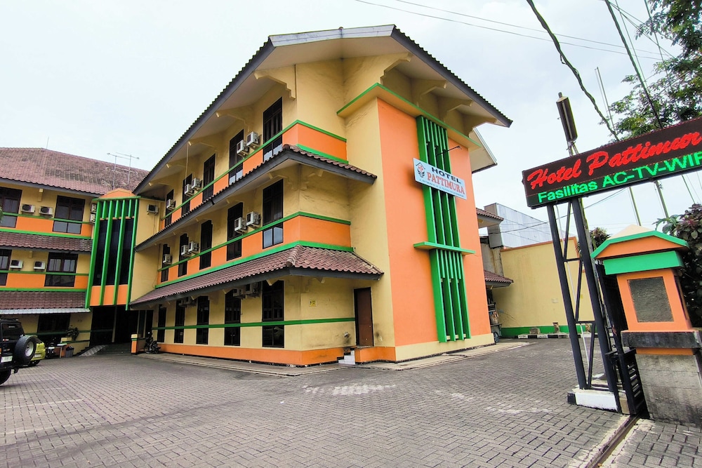 Hotel Pattimura powered by Cocotel - last minute hotel in Semarang