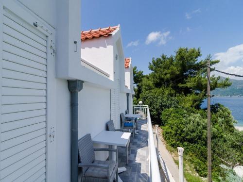 Holiday Home Ma us One Bedroom Apartment with Balcony