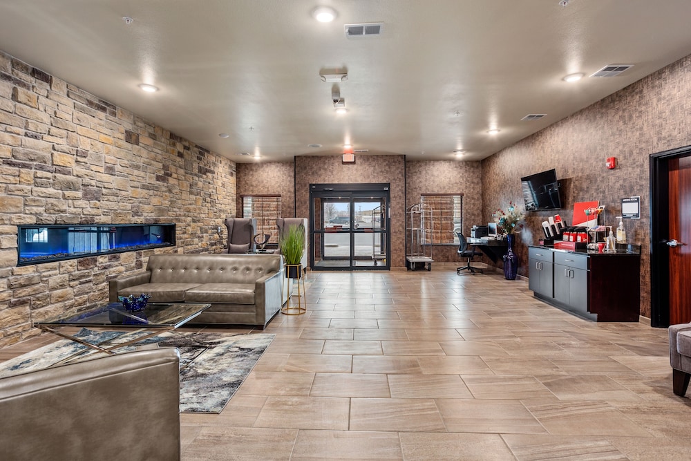 Cobblestone Hotel & Suites Little Chute - photo 2