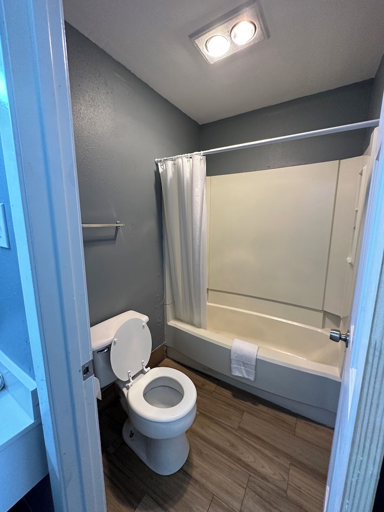 Studio Suites - photo 16