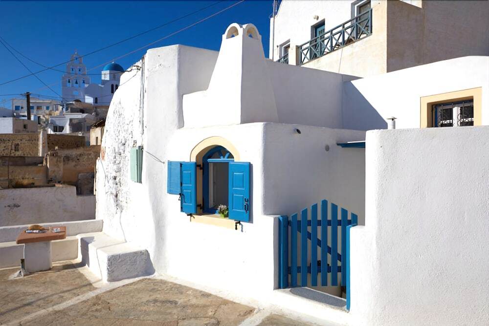 Pyrgos Houses By Voreina — 4-Star Luxury Hotel in Pyrgos, Greece