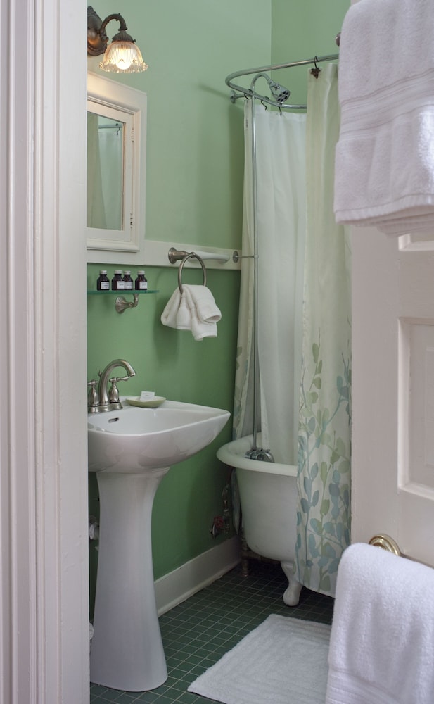 Albemarle Inn - photo 35