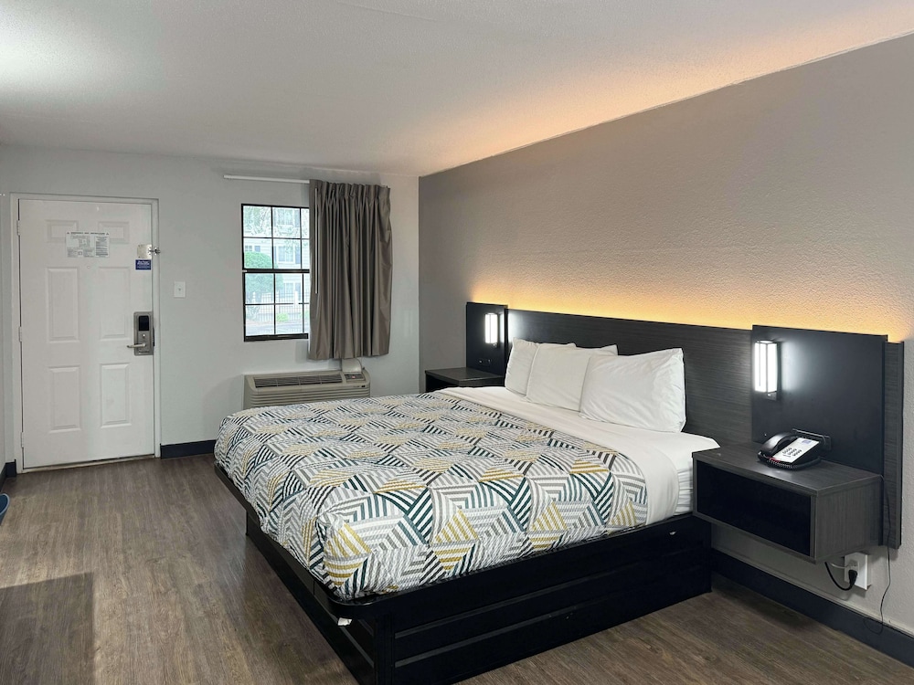 Motel6 Huntsville AL University Dr - photo 10