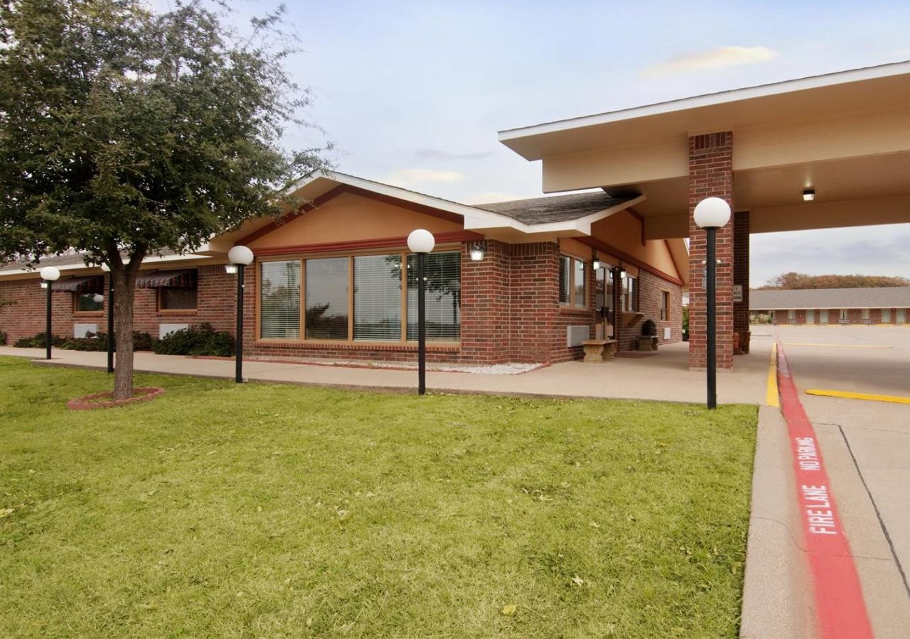Five Star Inn Burleson — hotel in Burleson