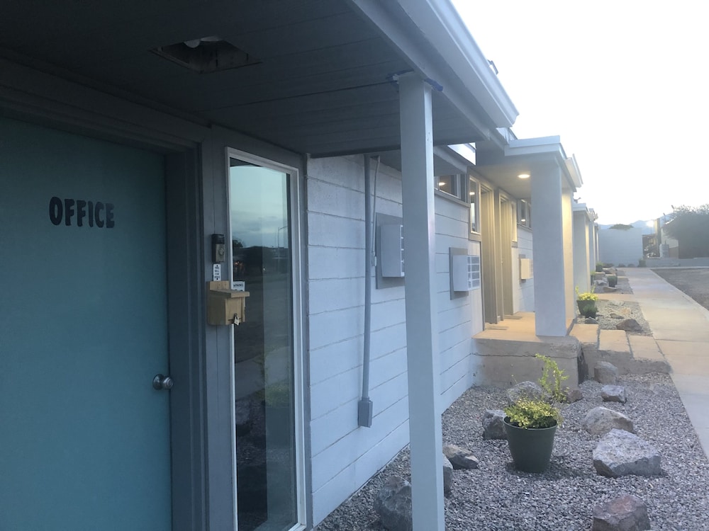 Blue Sage Inn & Suites - photo 43