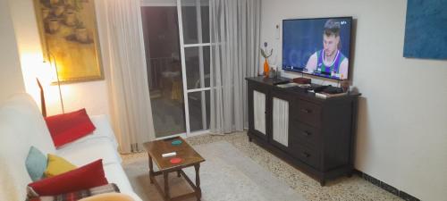 Al Lado de Barcos Y Gran Playa. in Santa Pola, Spain