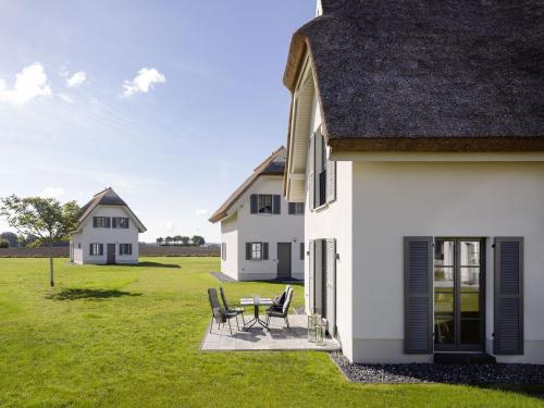 Reetland am Meer Superior Reetdachvilla mit 2 Schlafzimmern E12 in Dranske, Germany
