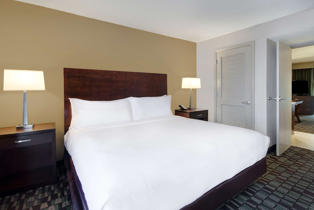 Embassy Suites by Hilton Jacksonville Baymeadows - photo 27