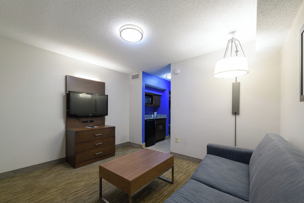 Holiday Inn Express Hotel & Suites Blythewood by IHG - photo 8