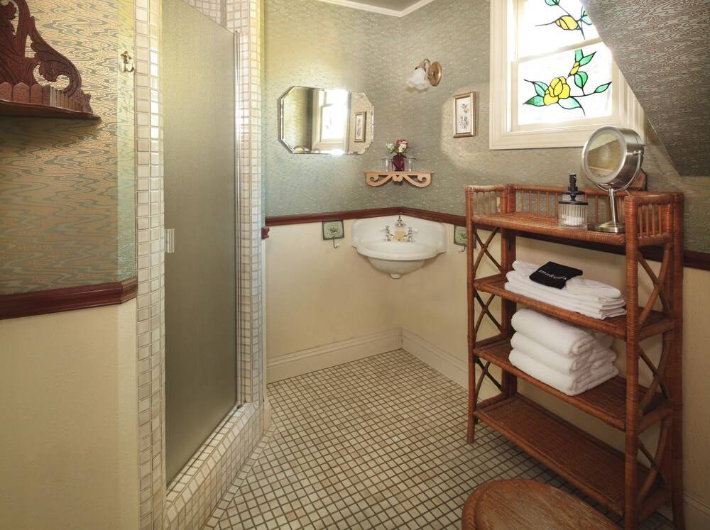 Calderwood Inn - photo 42