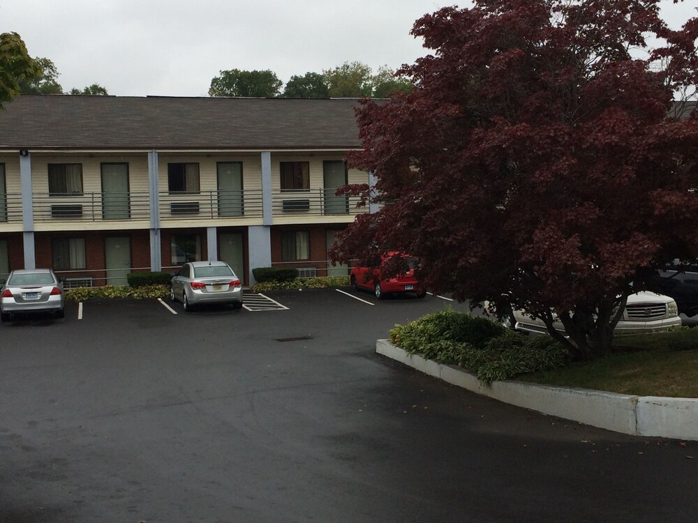 Branford Motel — hotel in Branford