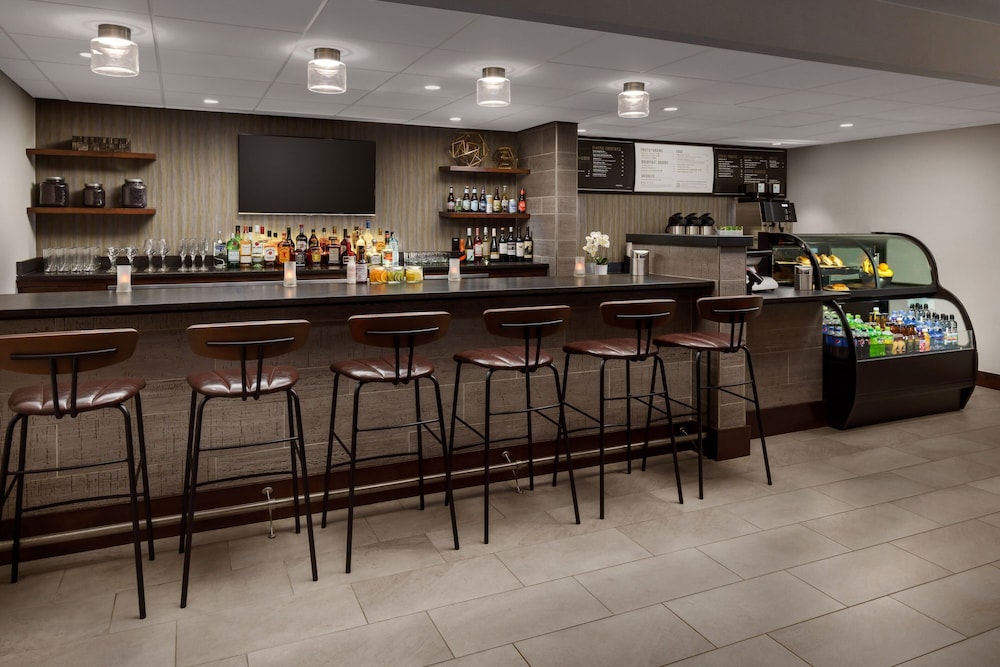 Courtyard by Marriott Manchester Boston Regional Airport - photo 39