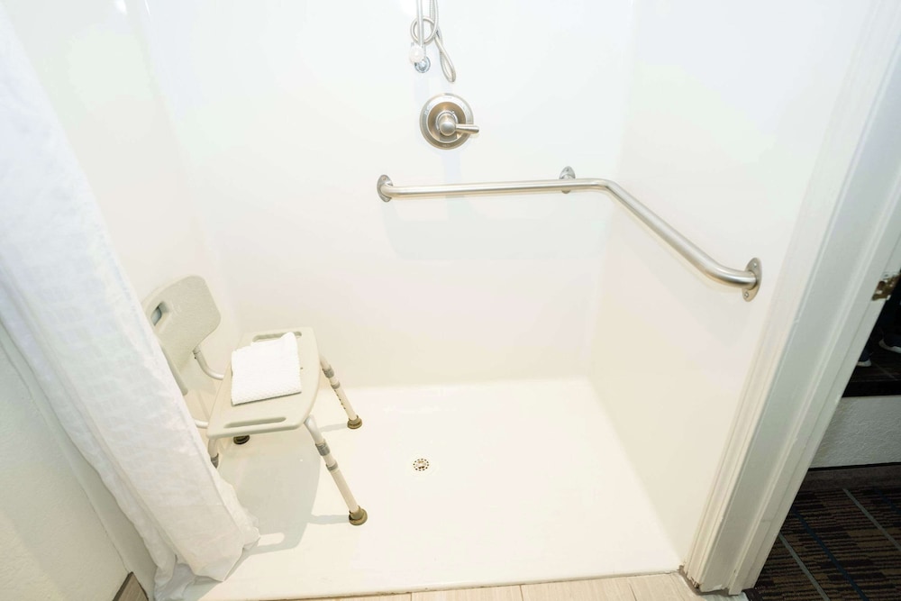 Mainstay Suites Knoxville Airport - photo 26
