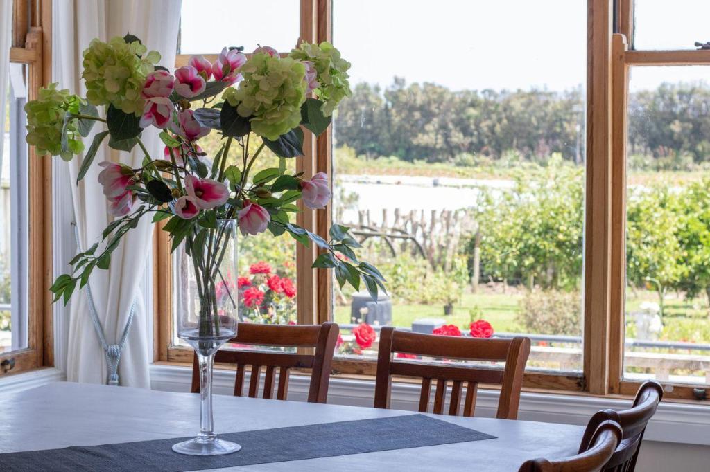 The Homestead a rural family retreat in Waitara, New Zealand