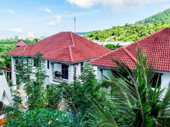 Sunny Resort Karon - carbon neutral hotel in Phuket